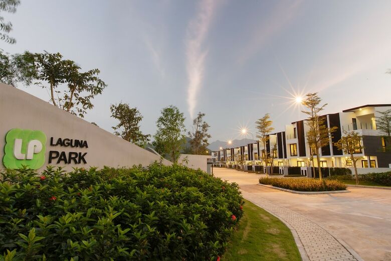 Villa Laguna Park Townhouses
