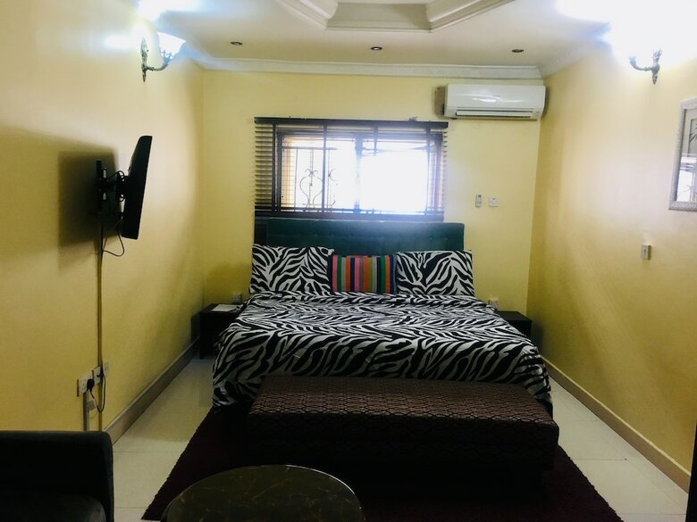 Hotel Topaz Luxury Suites & Apartments