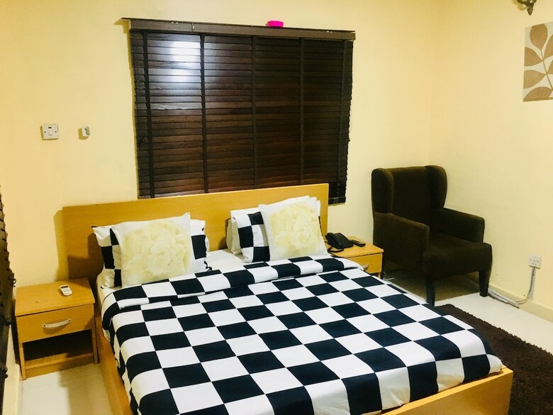 Hotel Topaz Luxury Suites & Apartments
