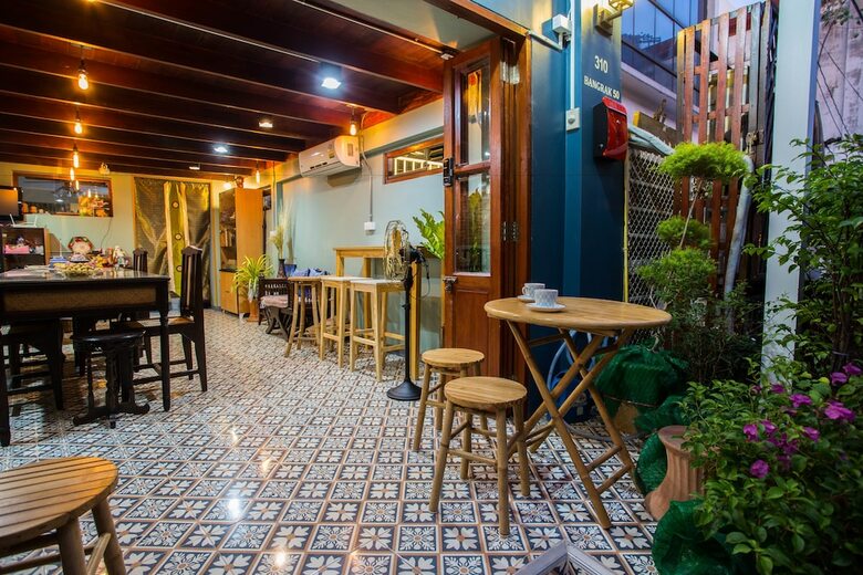 Hostal Baan Gaysorn Hostel