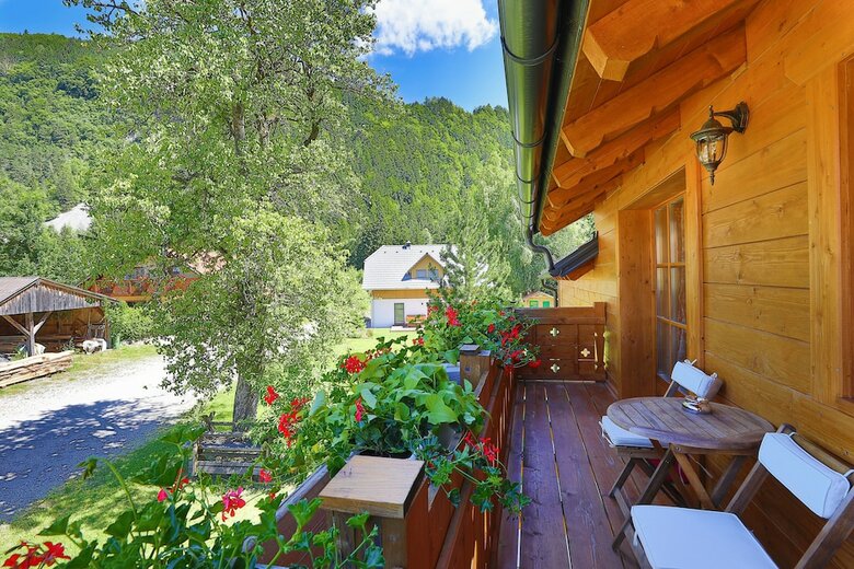 Villa Flora Apartments