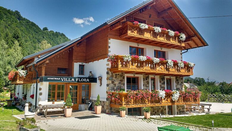 Villa Flora Apartments