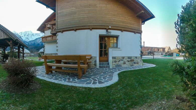 Villa Flora Apartments