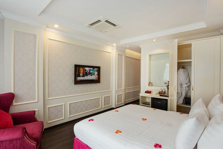 Luxury Old Quarter Hotel