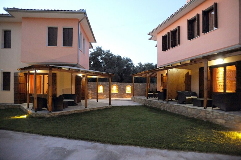 Apartamentos Symmetron Suites