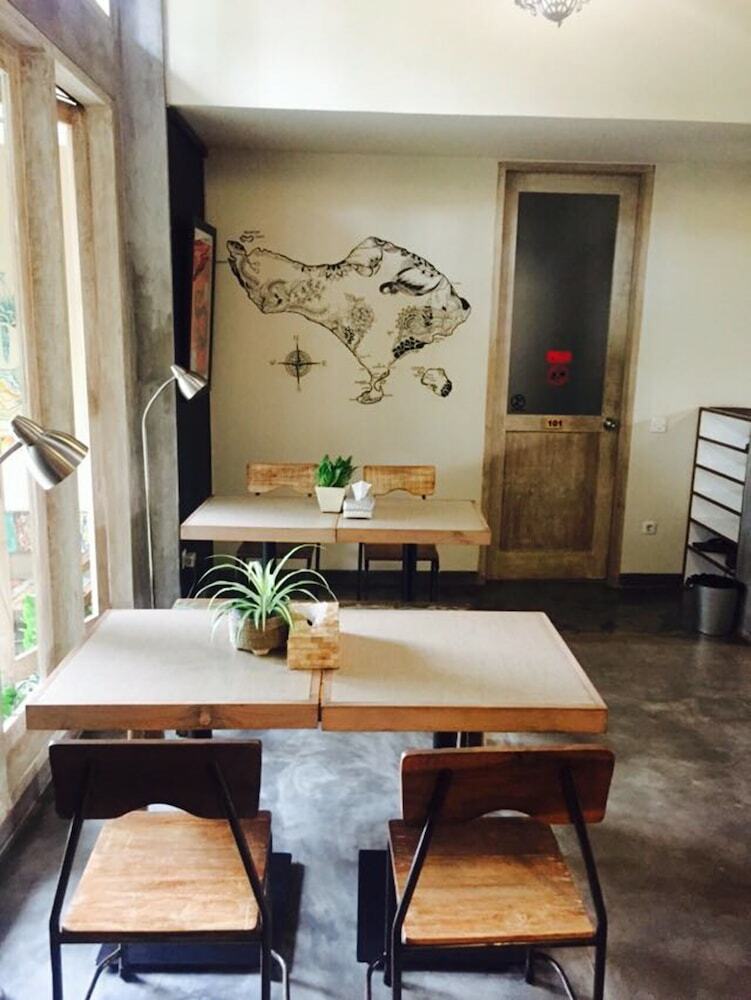 Hostal Bread & Jam Hostel