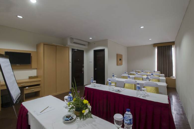 Hotel Grand Puri Saron Yogyakarta