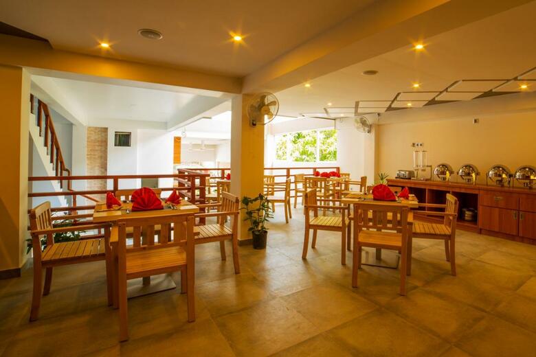 Hotel Kuredhi Beach Inn