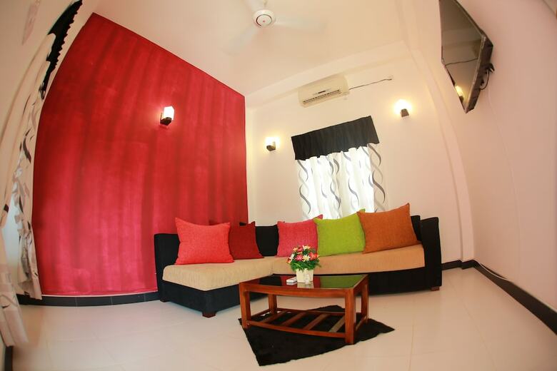 Hotel Sandani Villa