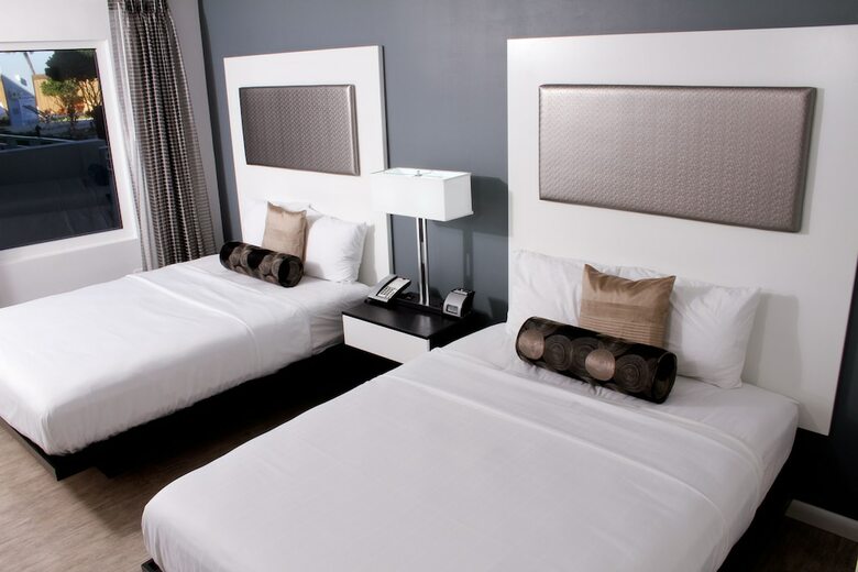 Hotel Lotus Boutique Inn & Suites
