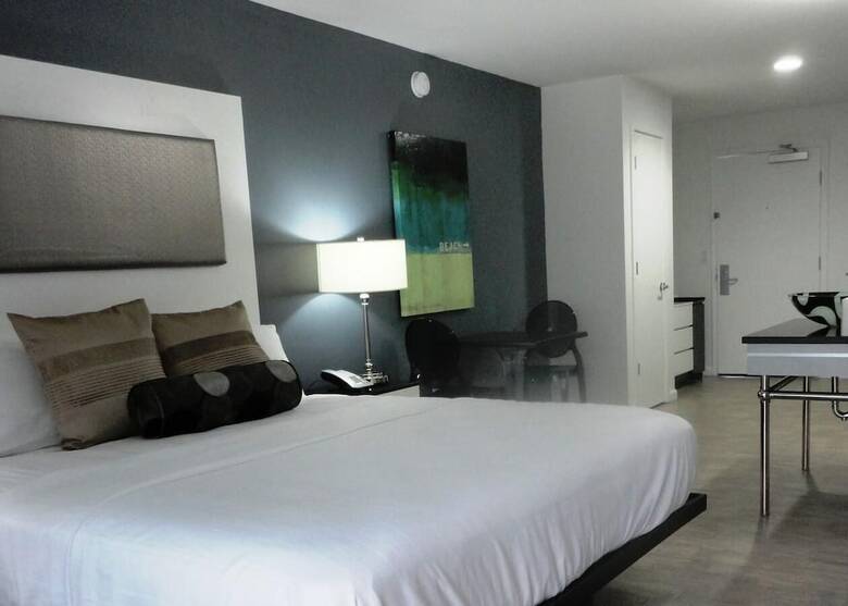 Hotel Lotus Boutique Inn & Suites
