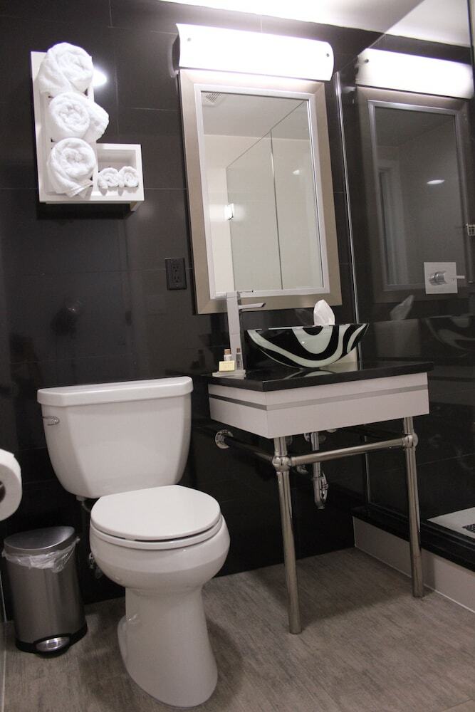 Hotel Lotus Boutique Inn & Suites