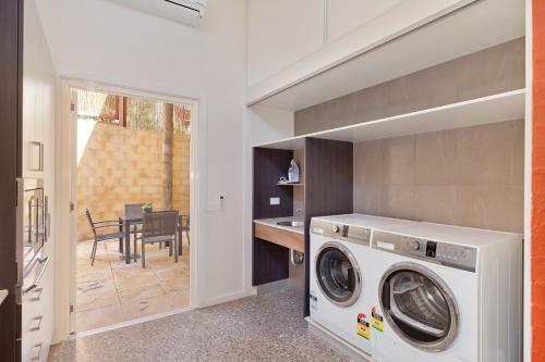 Aparthotel Tathra Beach House Holiday Apartments
