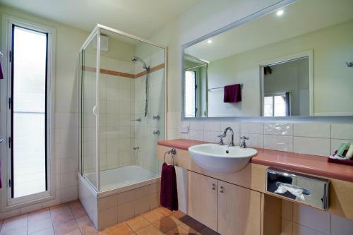 Aparthotel Tathra Beach House Holiday Apartments
