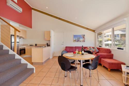 Aparthotel Tathra Beach House Holiday Apartments