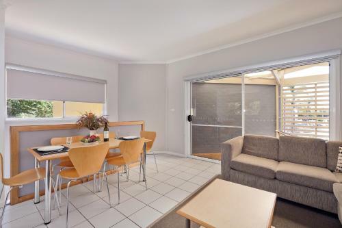 Aparthotel Tathra Beach House Holiday Apartments