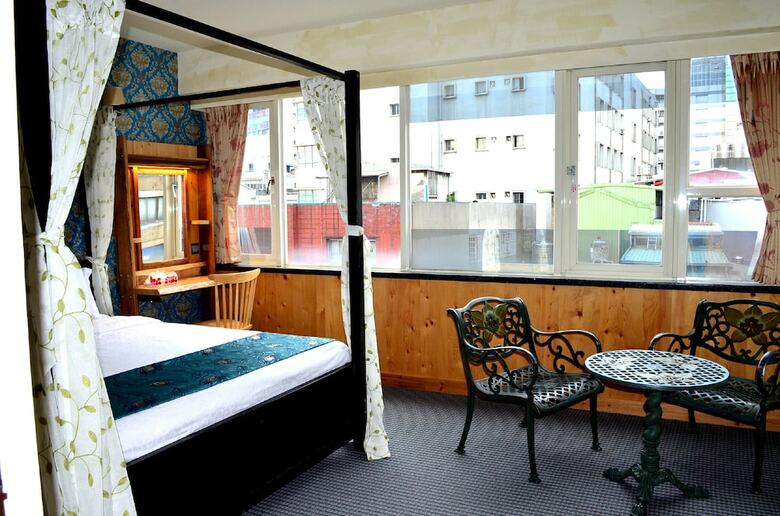 Hotel Amando Inn