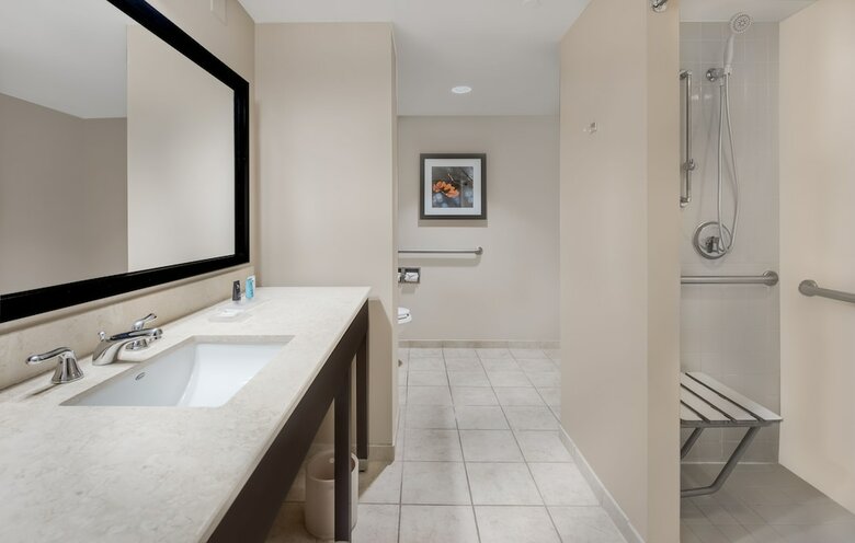 Hotel Crowne Plaza Cleveland At Playhouse Square