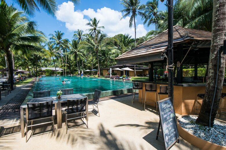 Hotel Peninsula Beach Resort