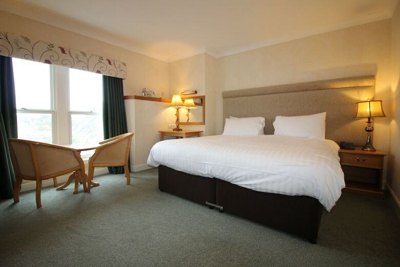 Parkstone Hotel