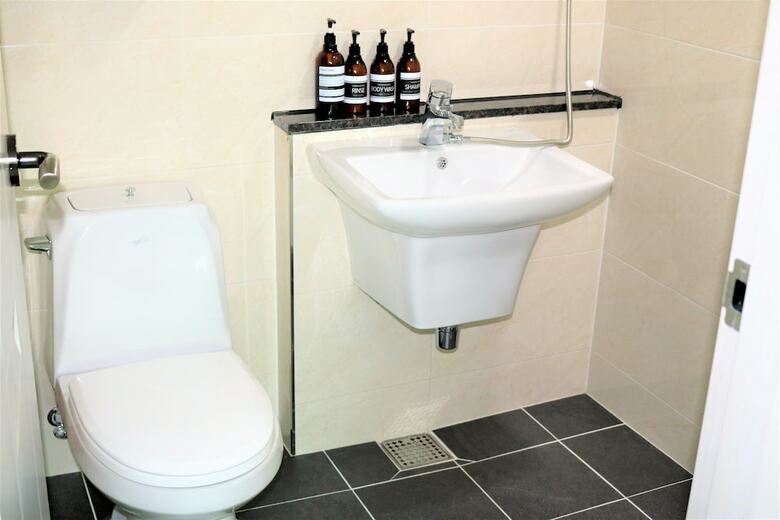 Hostal Korus Guesthouse - Hostel