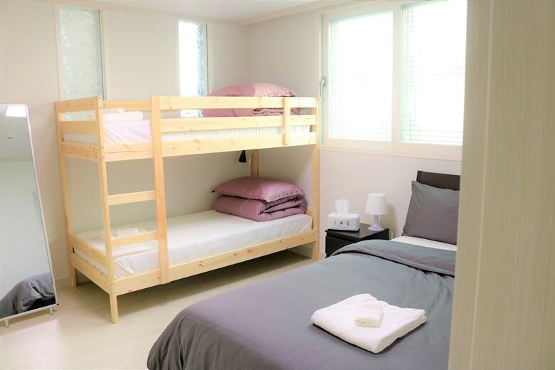 Hostal Korus Guesthouse - Hostel