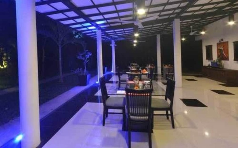 Hotel Flower Garden Eco Village