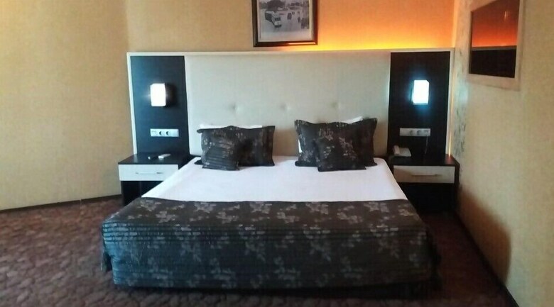 Ismira Hotel