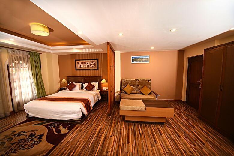 Dom Himalaya Hotel