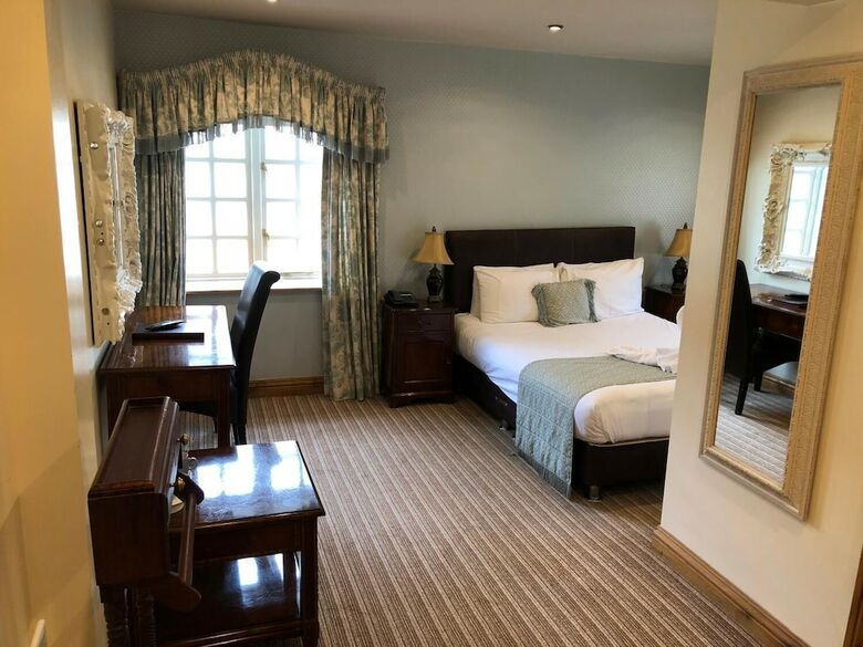 George Hotel