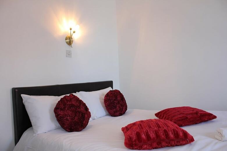 George Hotel