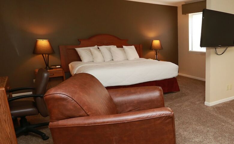 Sterling Hotel And Suites