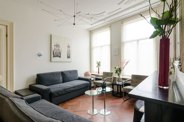 Marnix Apartments