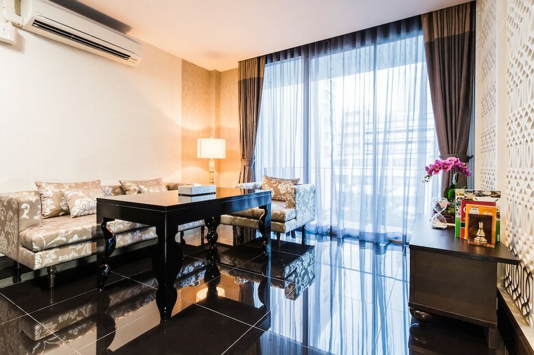 Hotel The Fah Silom