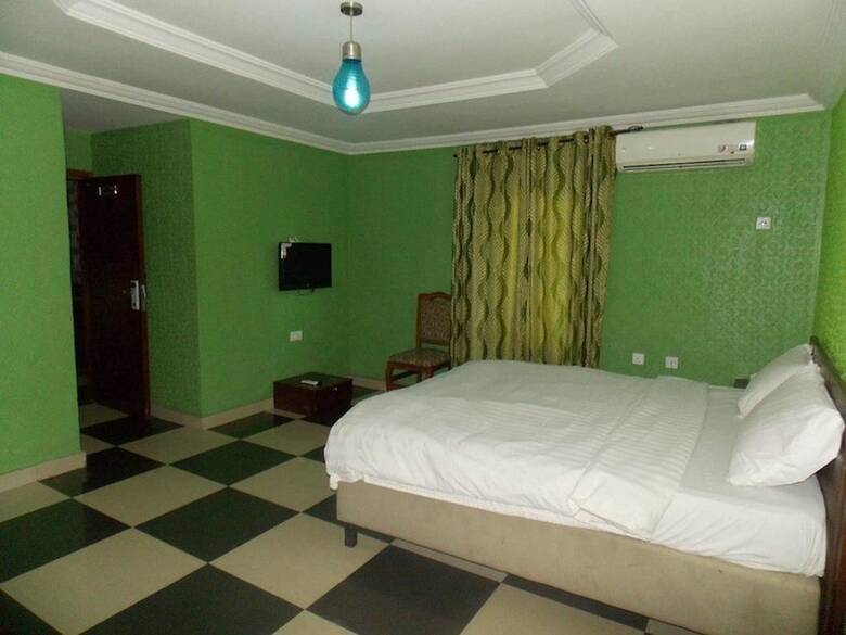 Vic James Apartments