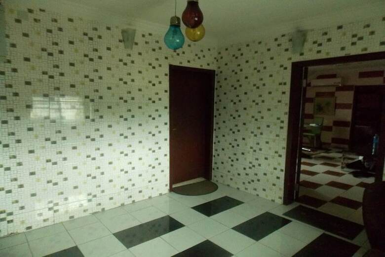 Vic James Apartments