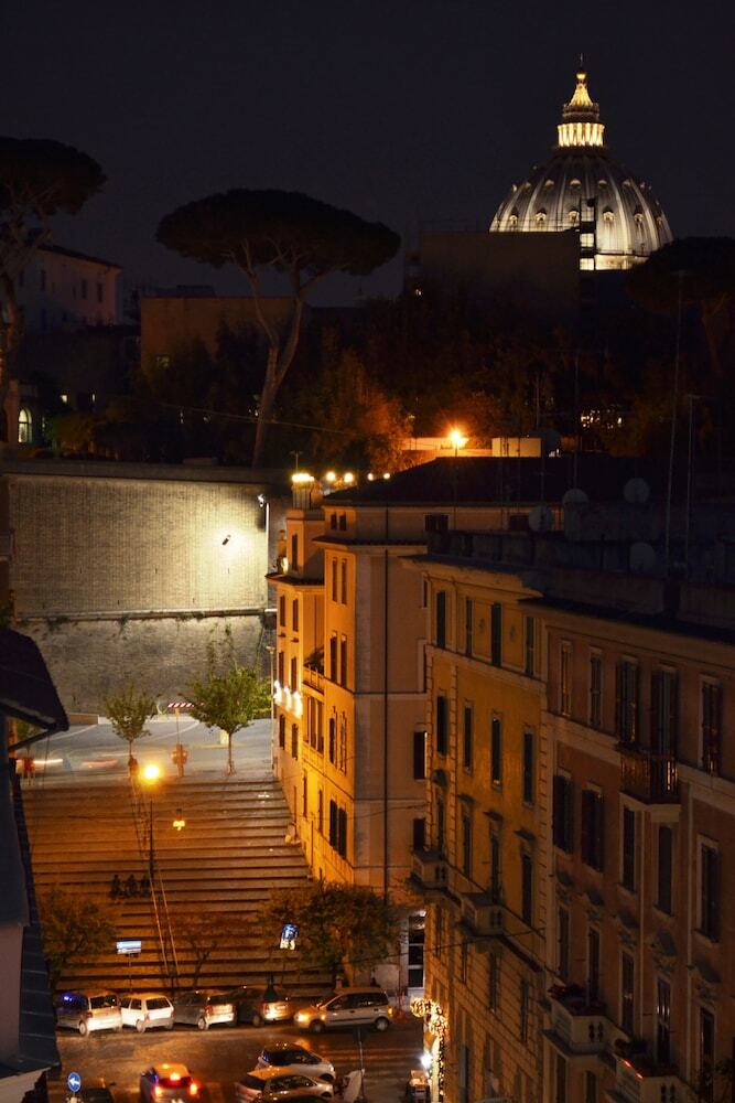 Apartamento Notti Al Vaticano Deluxe St.peter's Accommodation