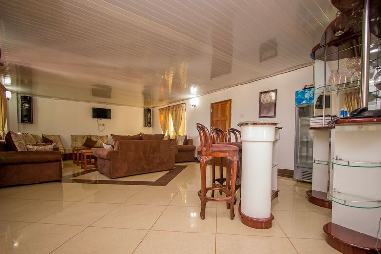 Meru Paramount Hotel