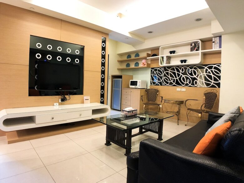 Q Square Apartment