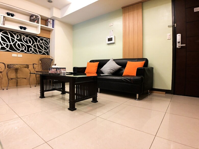Q Square Apartment