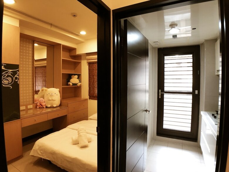 Q Square Apartment