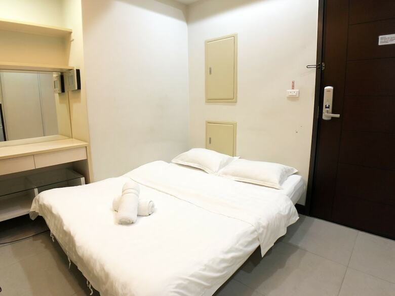 Q Square Apartment