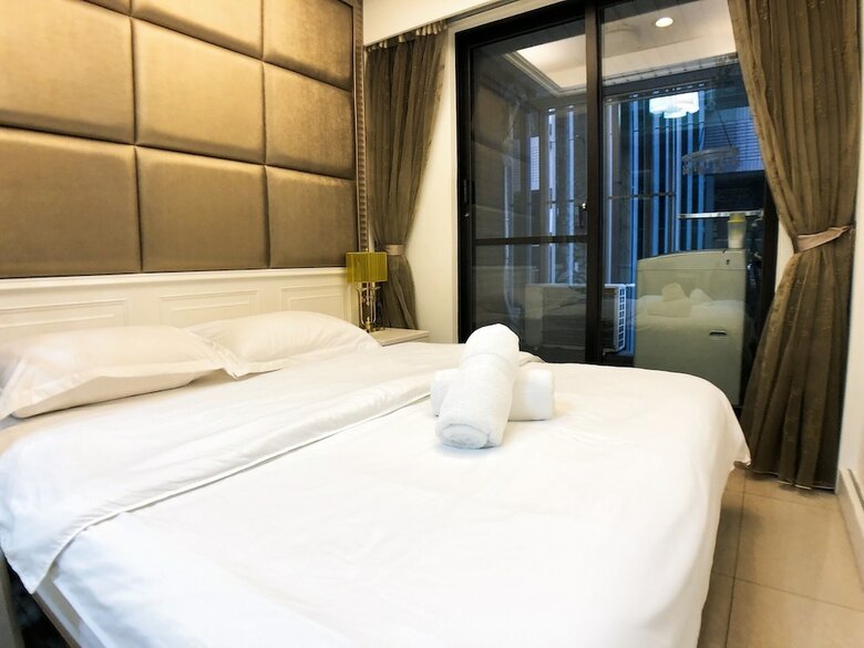 Q Square Apartment