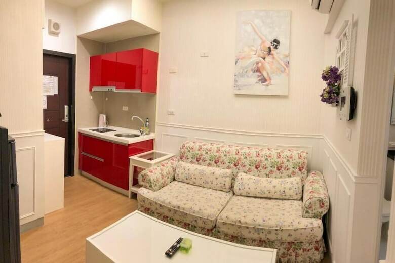 Q Square Apartment