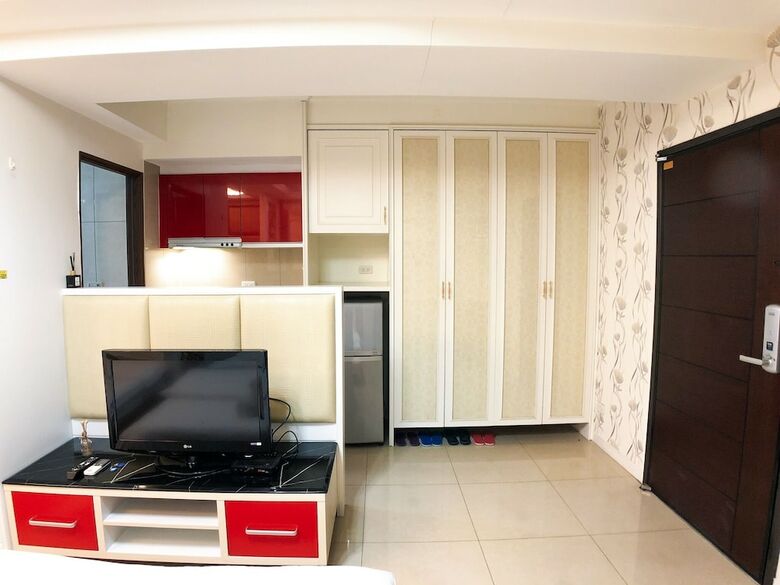Q Square Apartment
