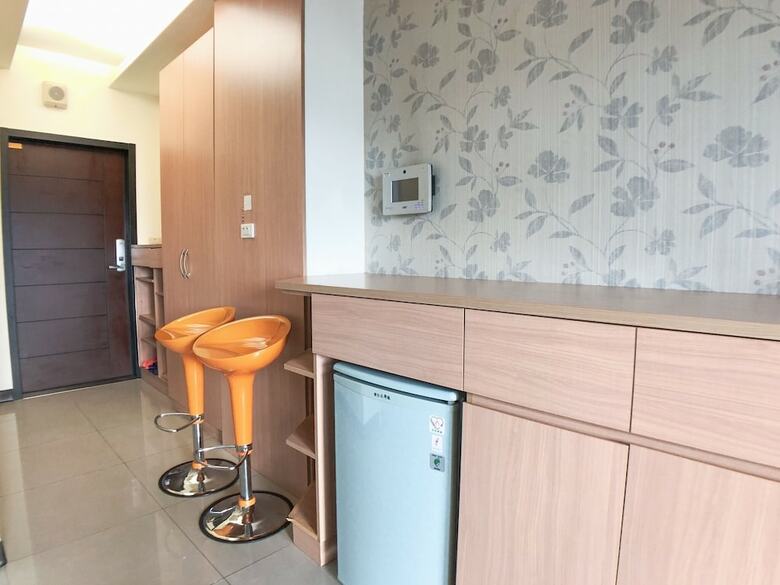 Q Square Apartment