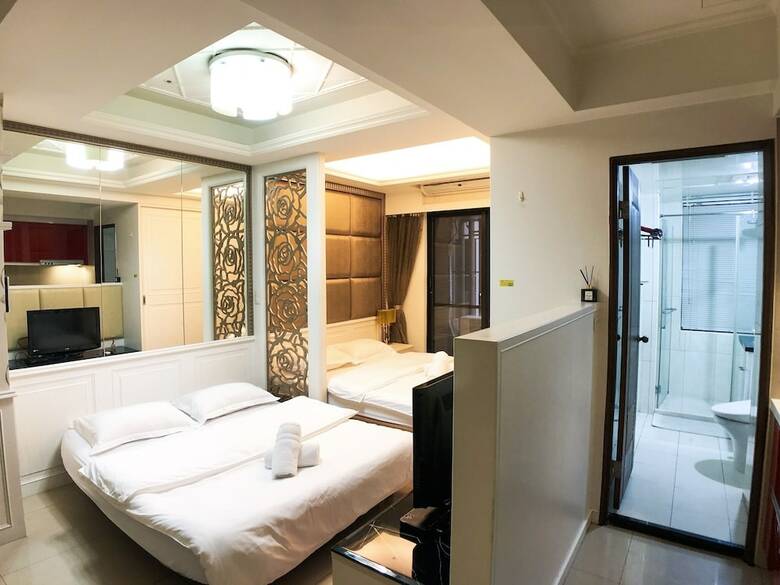 Q Square Apartment