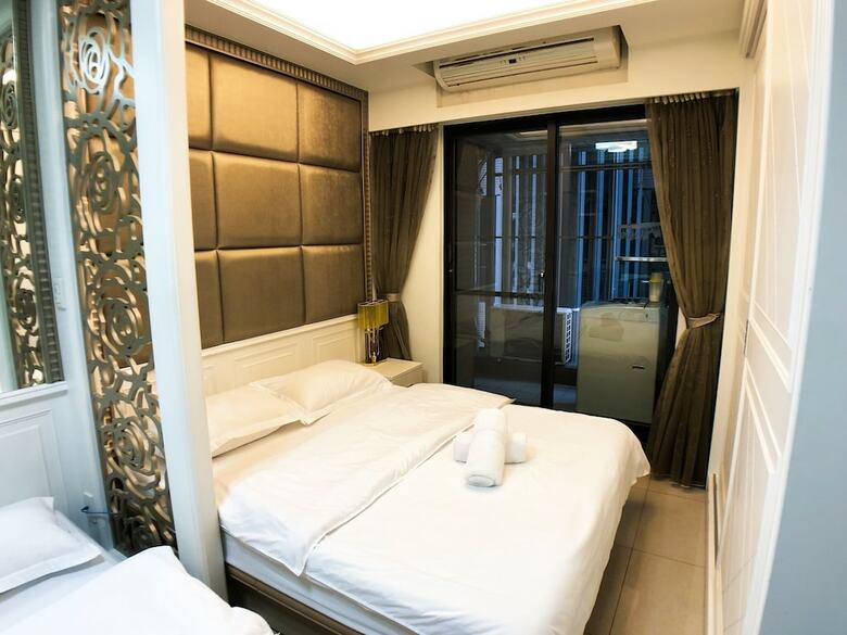 Q Square Apartment