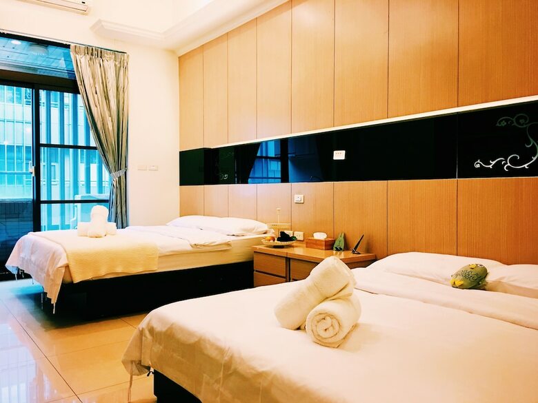 Q Square Apartment