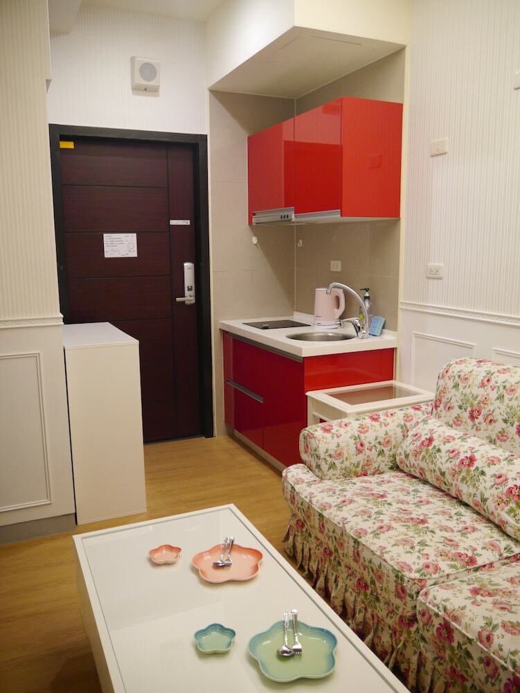 Q Square Apartment